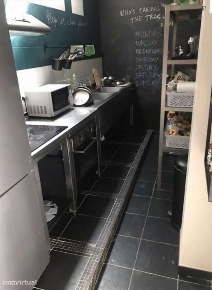 Quarto - localizado em Alta Universitária Coimbra - Grande imagem: 5/18