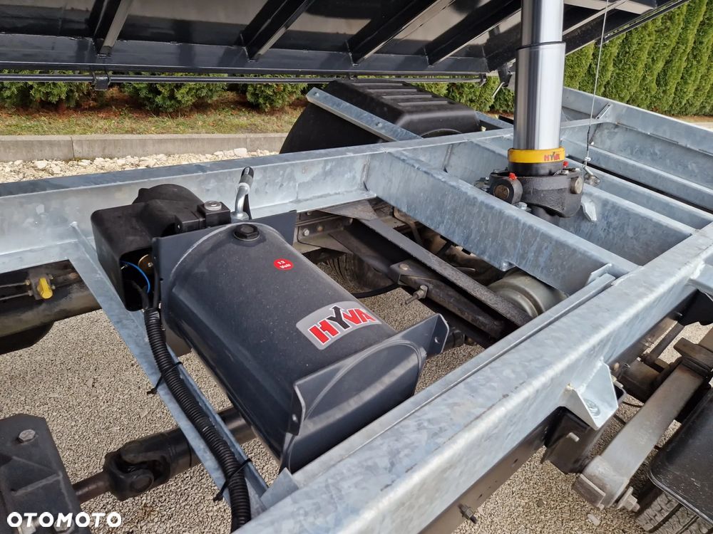 Nissan Atleon 3.0 - 14