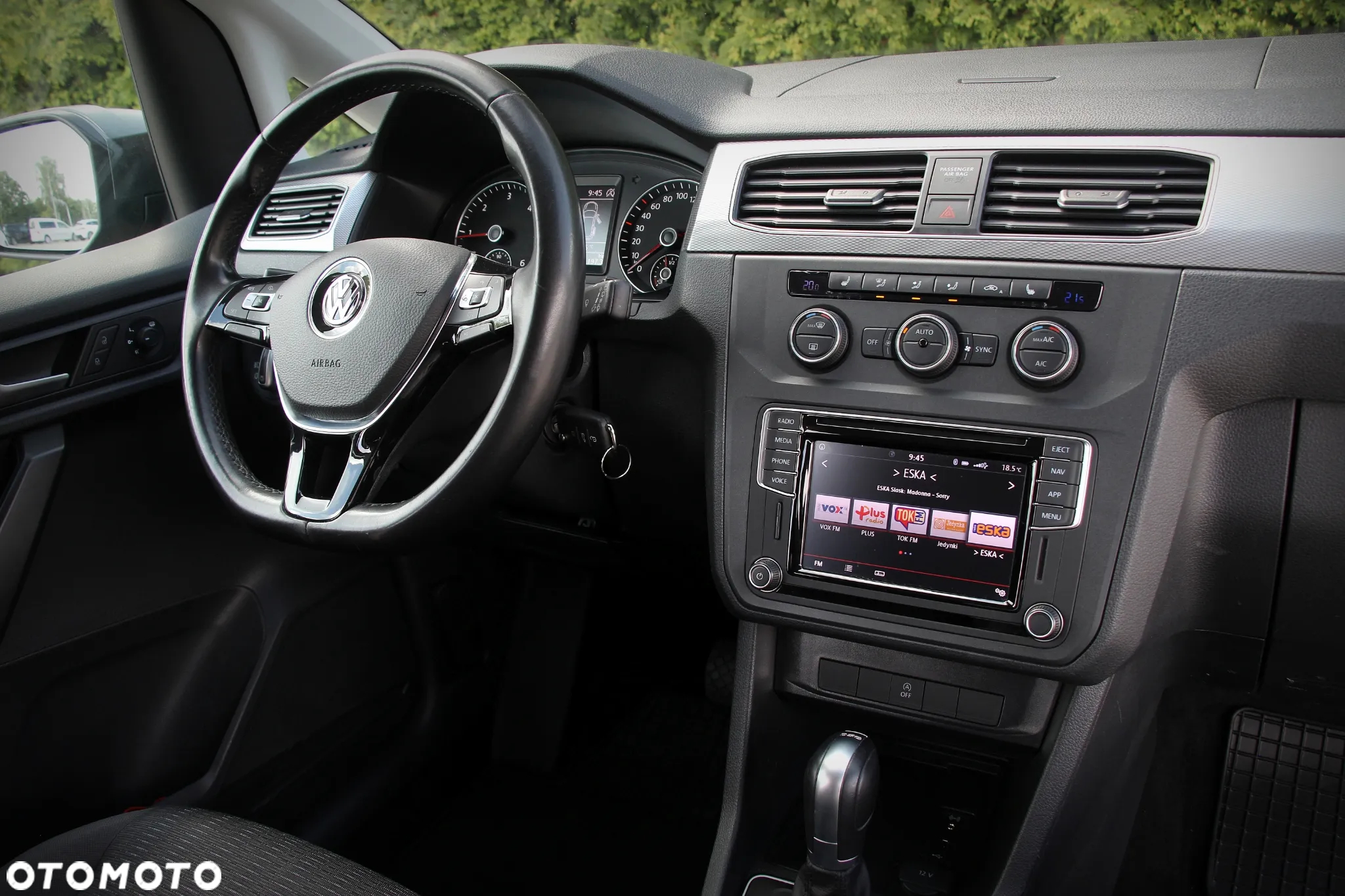 Volkswagen Caddy 2.0 TDI Comfortline DSG - 24