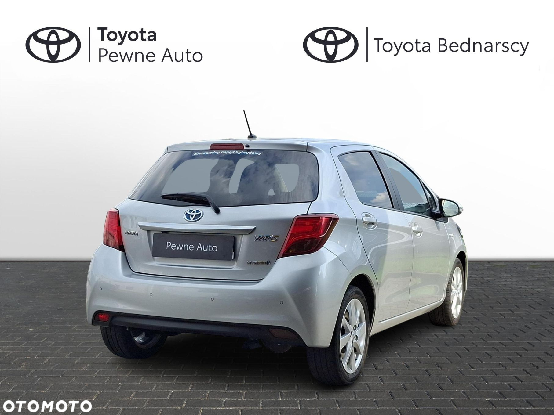 Toyota Yaris Hybrid 100 Life - 5