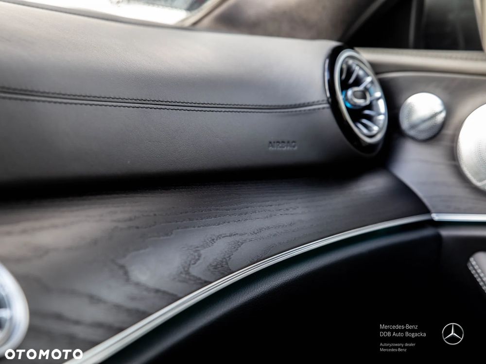 Mercedes-Benz Klasa E 220 d 4-Matic 9G-TRONIC - 31