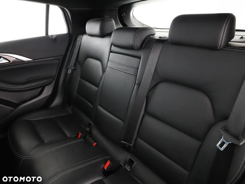Infiniti Q30 1.5d - 18