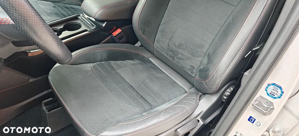 Ford Kuga 1.5 EcoBoost FWD ST-Line X - 16