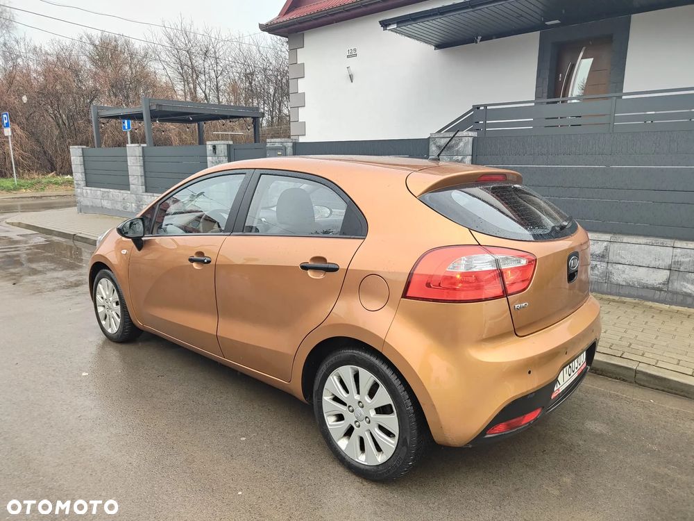 Kia Rio 1.2 Dream-Team Edition - 11