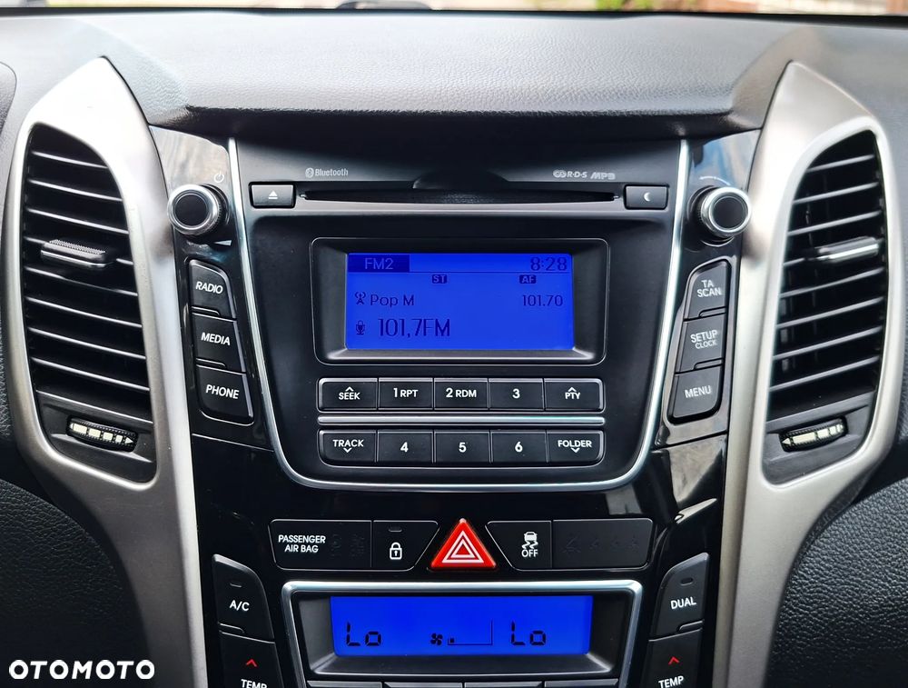 Hyundai i30 blue 1.6 CRDi Style - 32