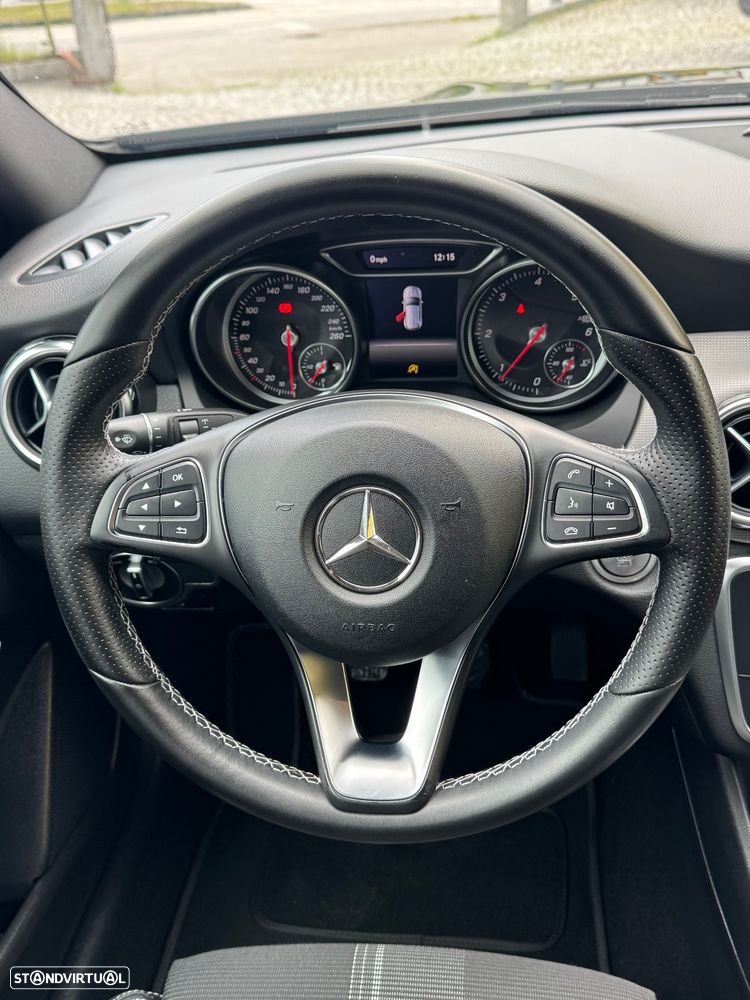 Mercedes-Benz GLA 180 (CDI) d Urban - 16