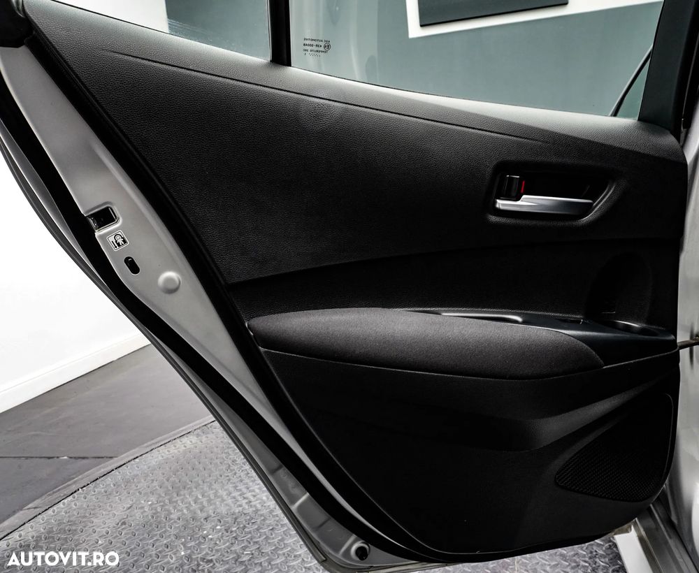 Toyota Corolla 1.8 HSD Dynamic - 23