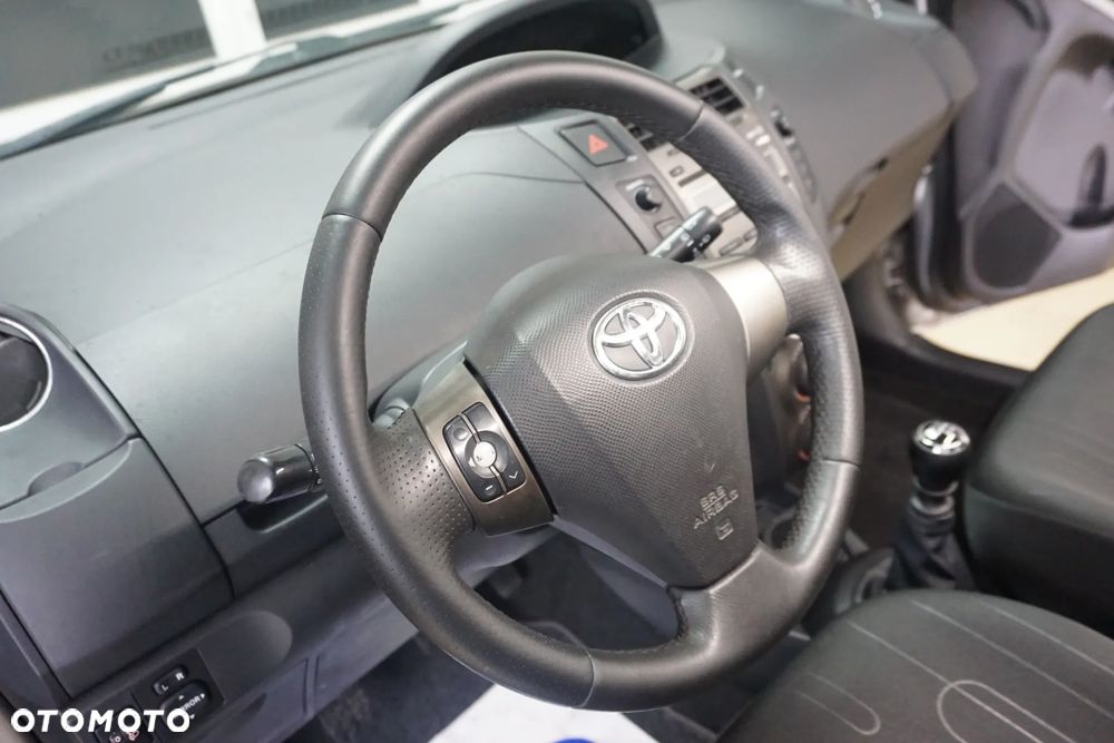 Toyota Yaris 1.33 VVT-i Comfort - 22