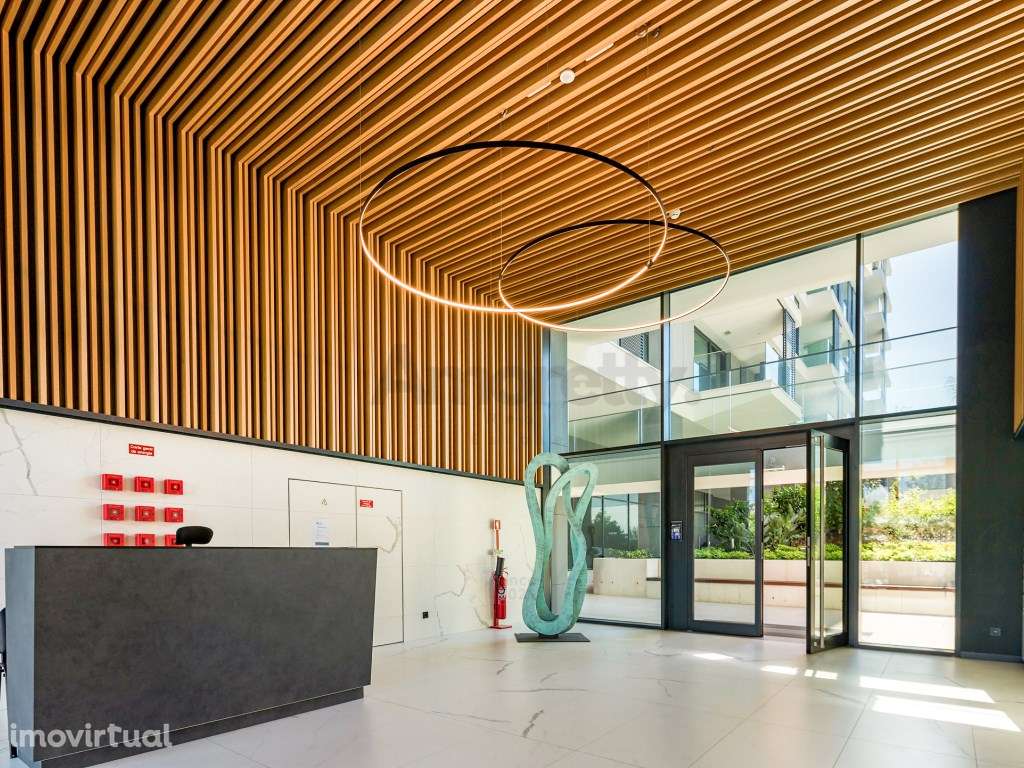 T2 Novo Com Piscina E Lugar de Garagem - Grande imagem: 3/25