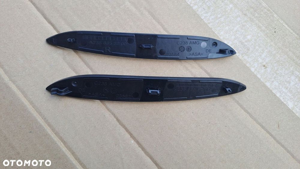 MERCEDES E COUPE C238 AMG ZAŚLEPKA LISTWA ZDERZAKA LEWA PRAWA A2388858800 - 2