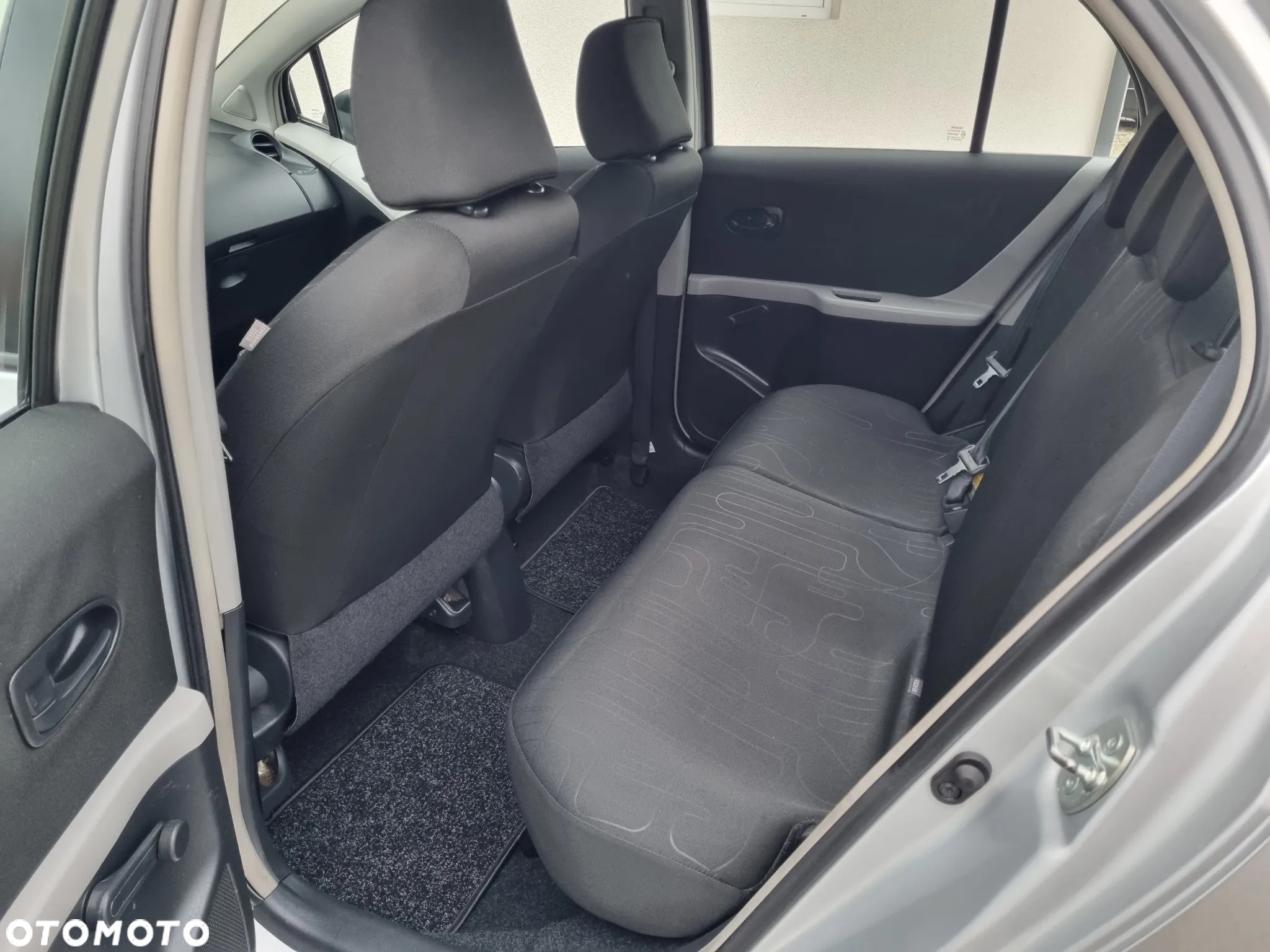 Toyota Yaris 1.33 VVT-i Life - 12