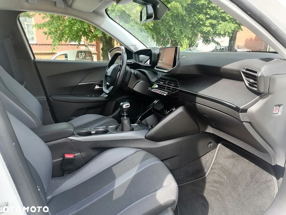 Peugeot 2008 1.5 BlueHDi Allure S&S - 23