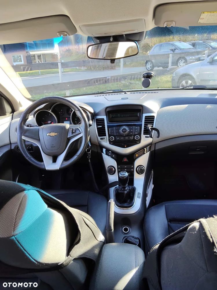 Chevrolet Cruze 1.6 LS - 9
