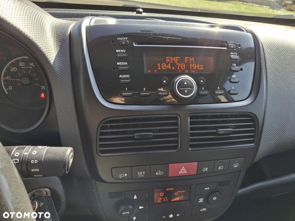 Fiat Doblo 1.6 16V Multijet Start&Stopp Dualogic Emotion Family - 24