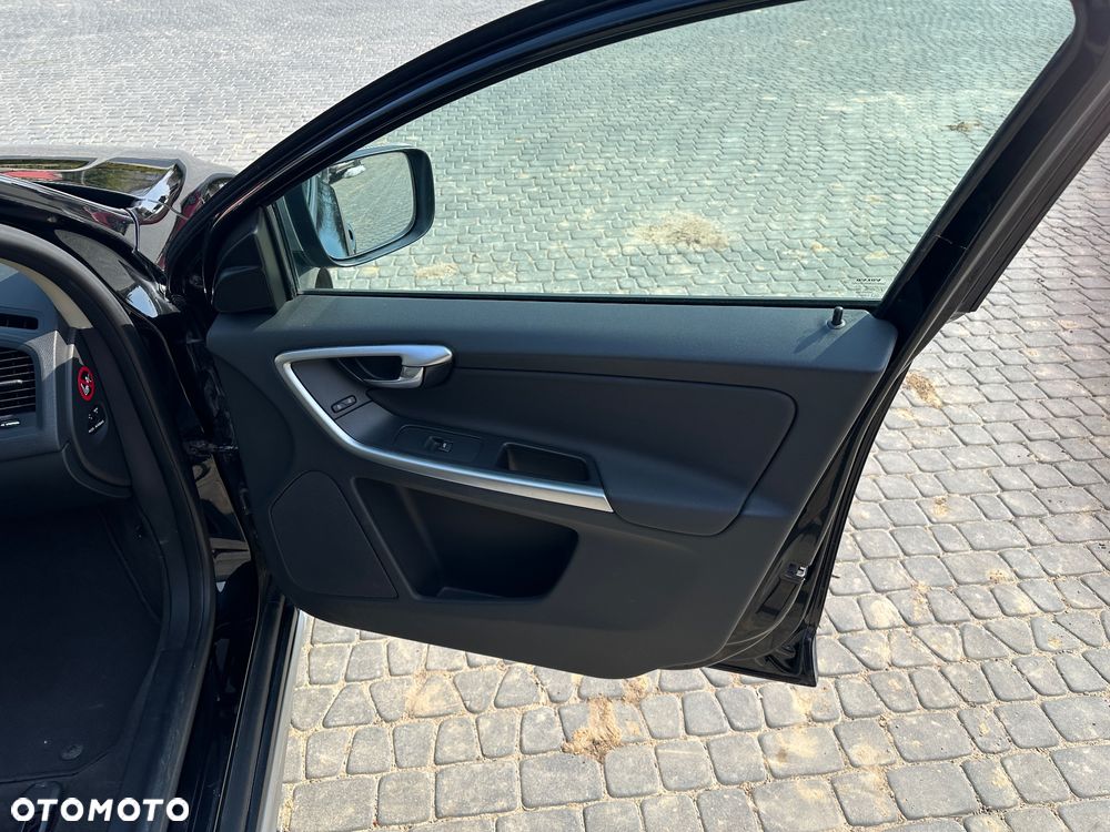 Volvo XC 60 D5 AWD Summum - 18