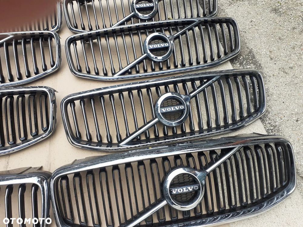 Volvo XC60II Grille Atrapy Chłodnicy - 3