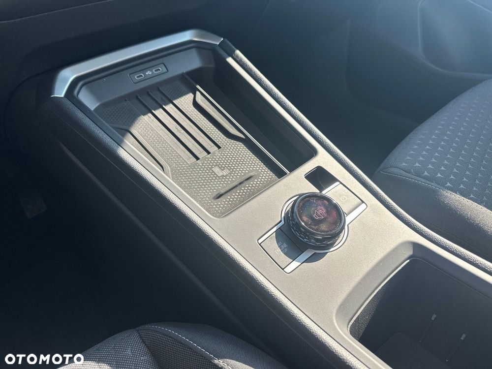 Volkswagen T-Roc 1.5 eTSI Life DSG - 22