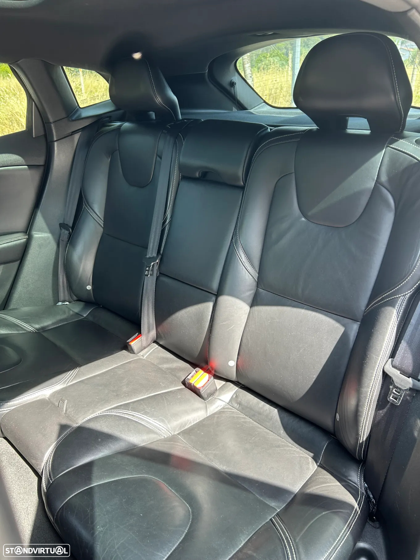 Volvo V40 1.6 D2 R-Design - 13