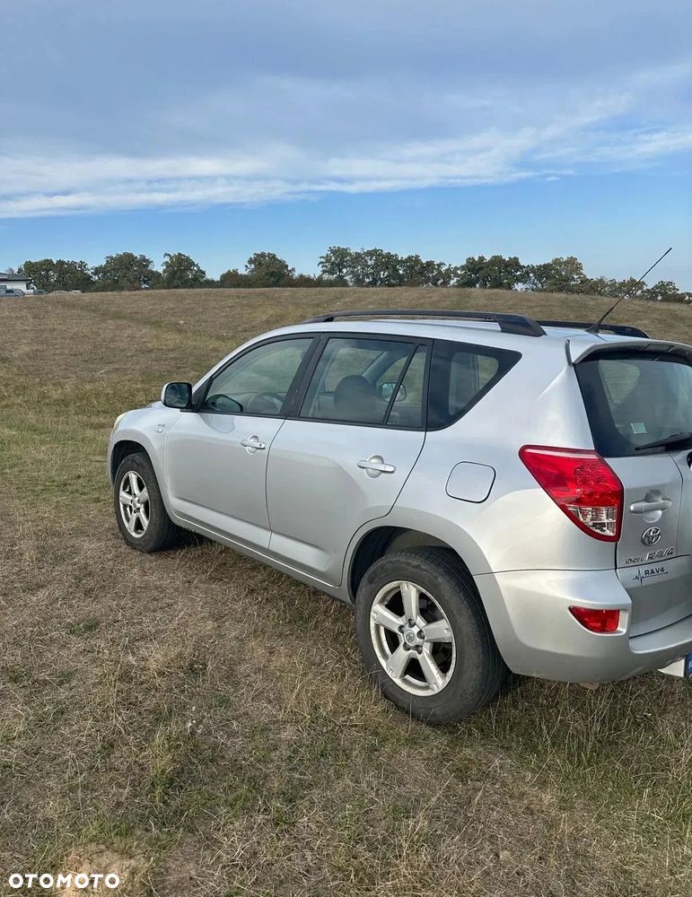 Toyota RAV4 2.0 D-4D Sol - 1