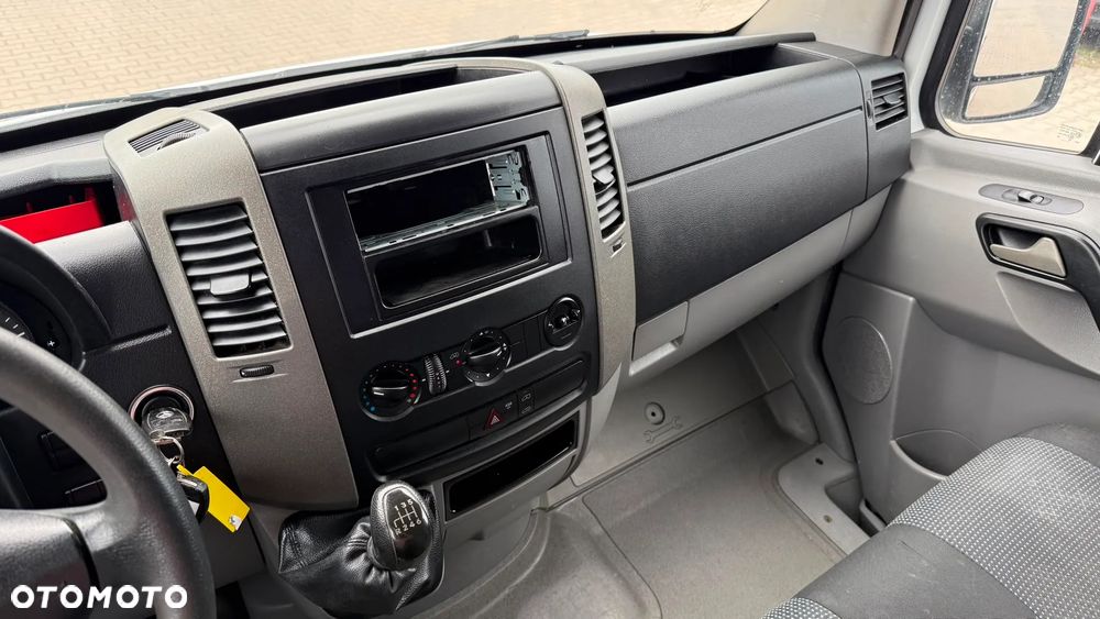 Mercedes-Benz Sprinter - 10