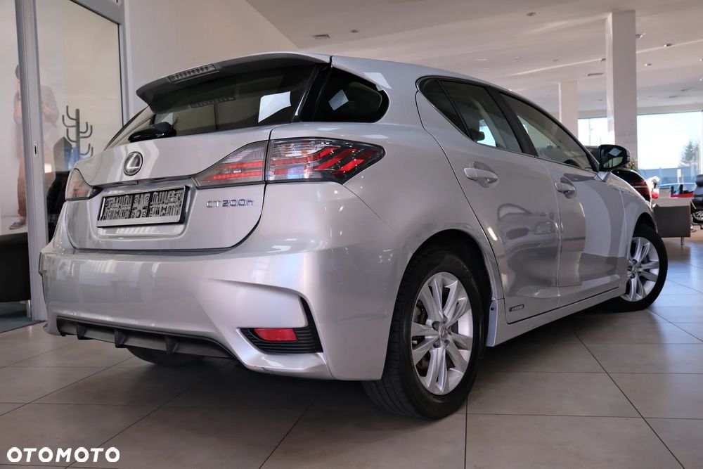 Lexus CT - 11