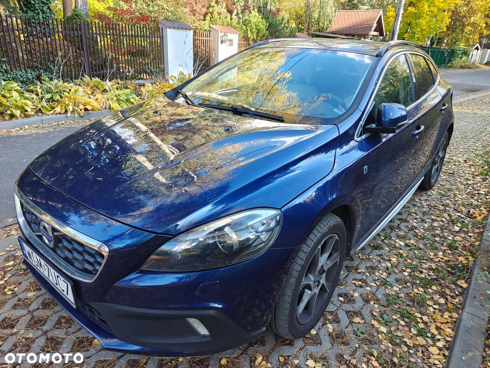 Volvo V40 Cross Country T3 Drive-E Ocean Race - 1