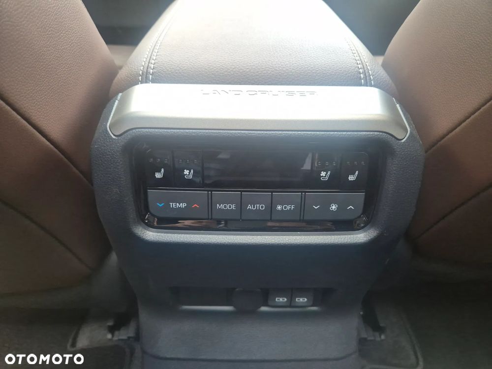 Toyota Land Cruiser LC 2.8 D-4D Executive - 12