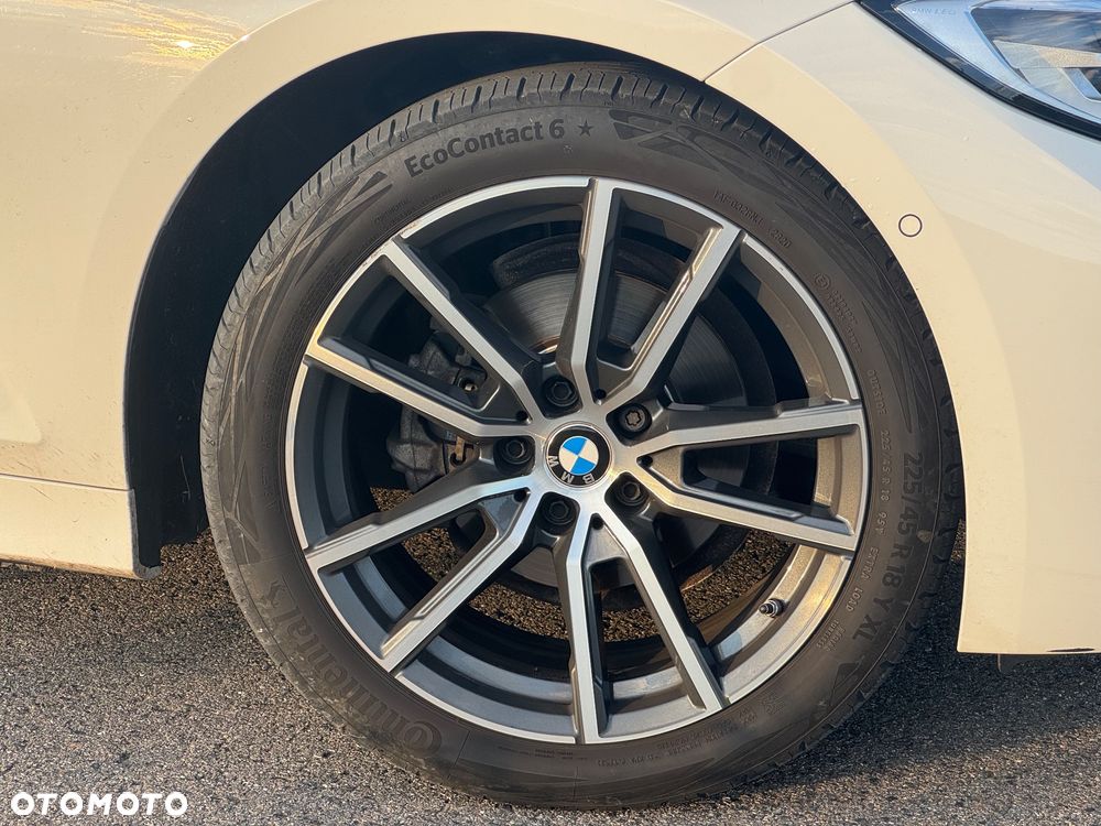 BMW Seria 3 318i Sport Line sport - 18