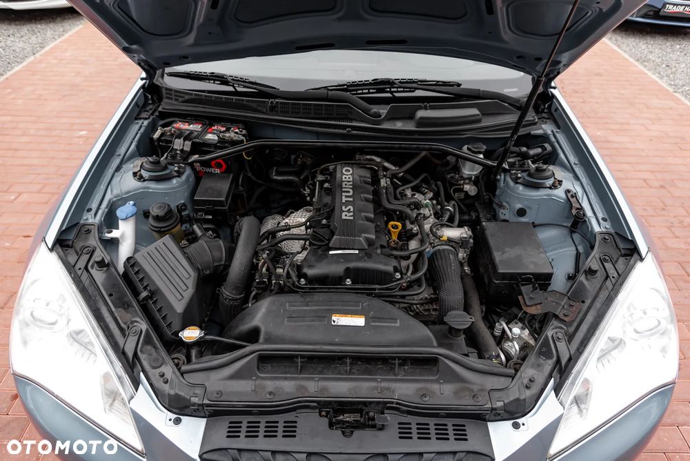 Hyundai Genesis Coupe 2.0 T - 35