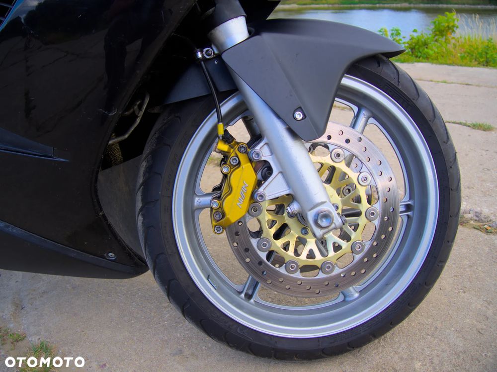 Honda VFR - 7