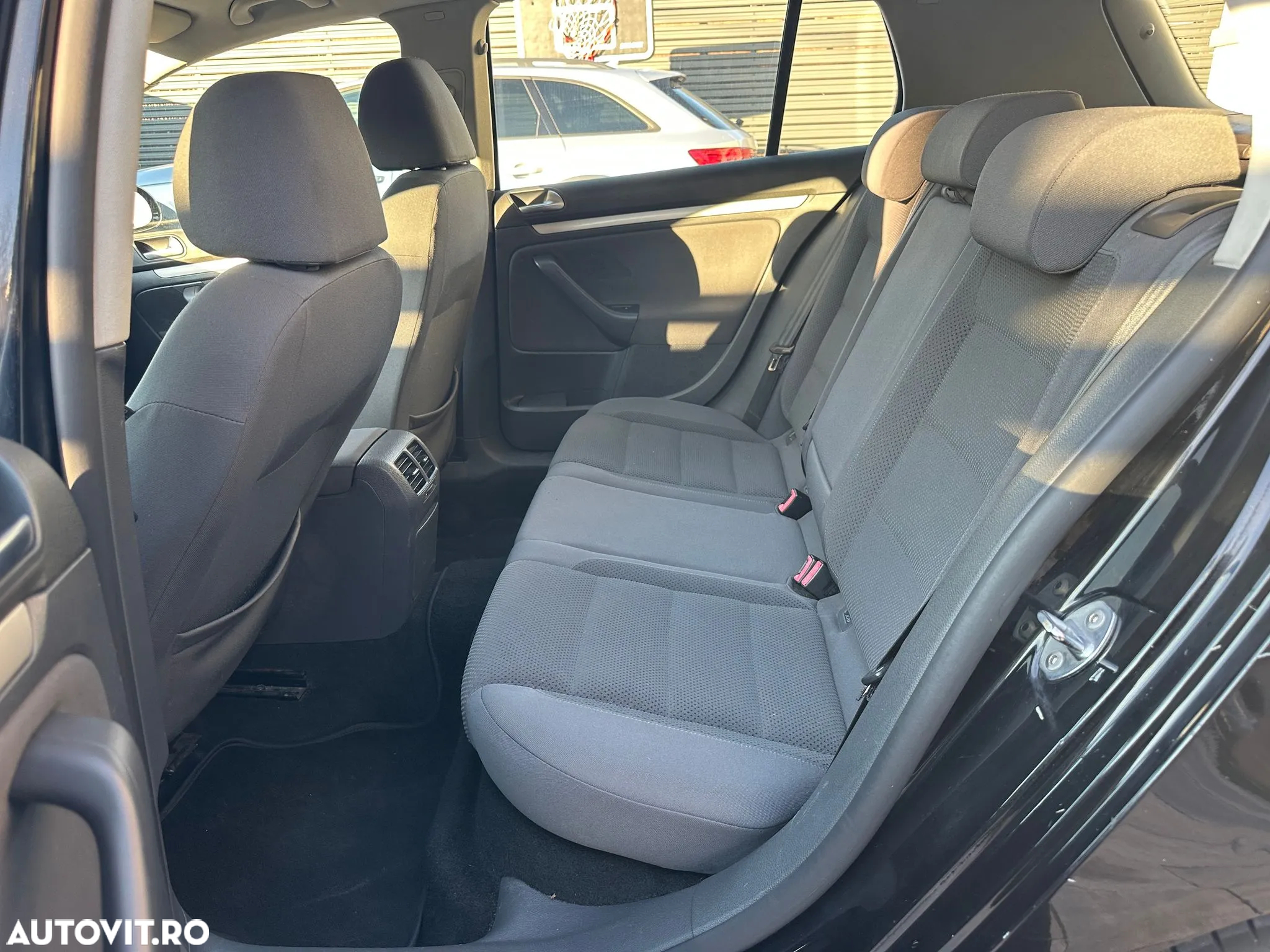 Volkswagen Golf 1.9 TDI Comfortline DPF - 11