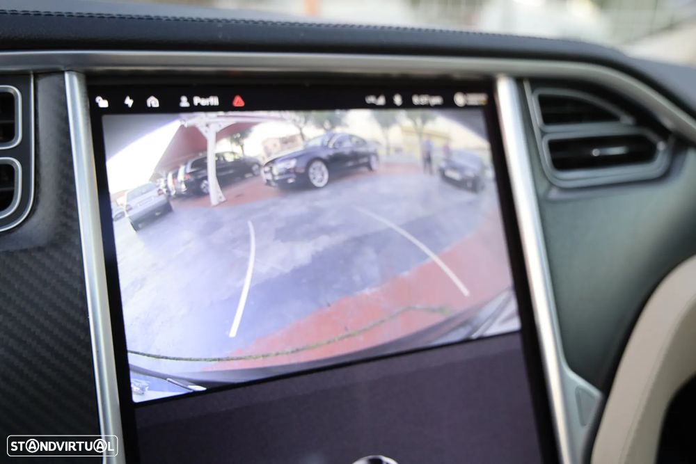 Tesla Model S 85D - 24