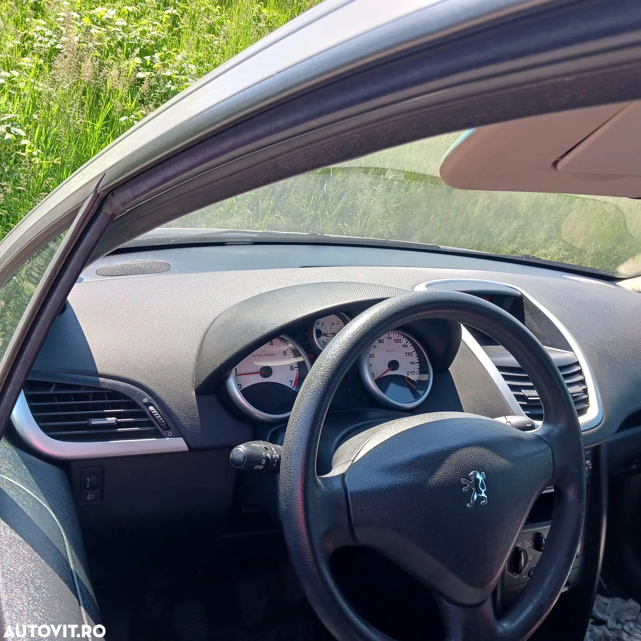 Peugeot 207 1.4E 16V Trendy - 4