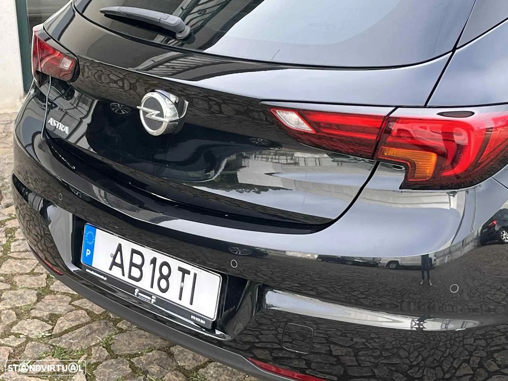 Opel Astra 1.2 T Ultimate S/S - 10