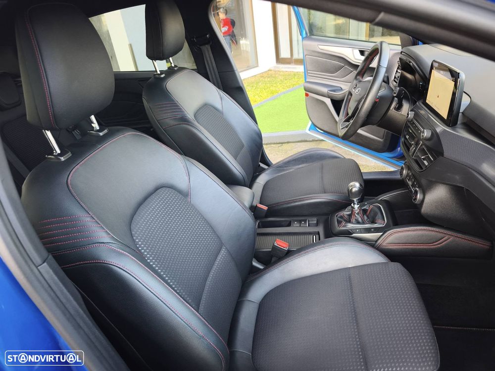 Ford Focus 1.0 EcoBoost S&S ST-LINE DESIGN - 10