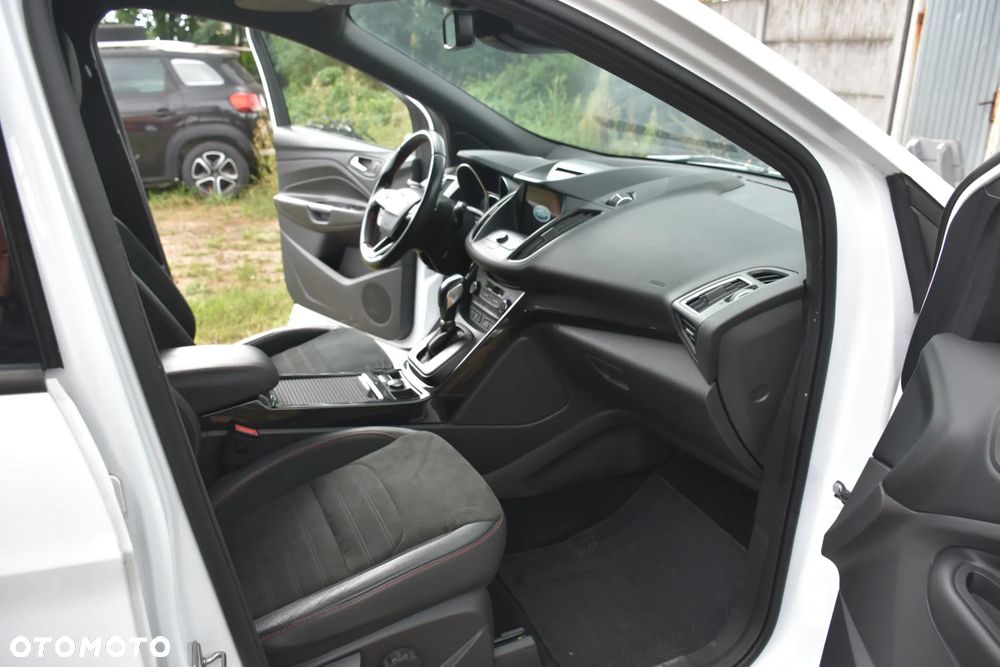 Ford Kuga 2.0 TDCi 4x4 ST-Line - 11