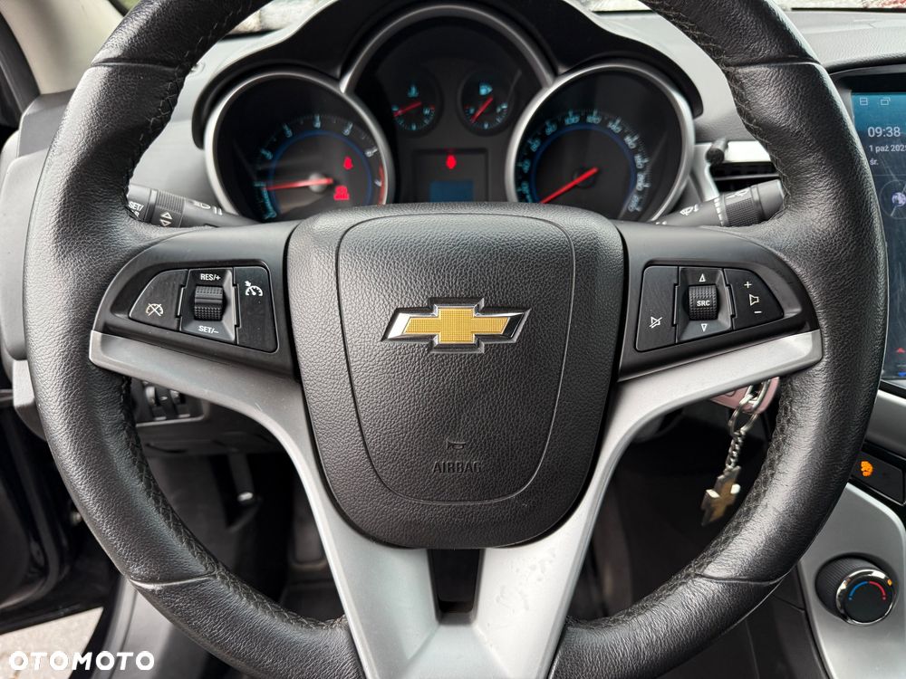 Chevrolet Cruze 1.8 LS+ - 22