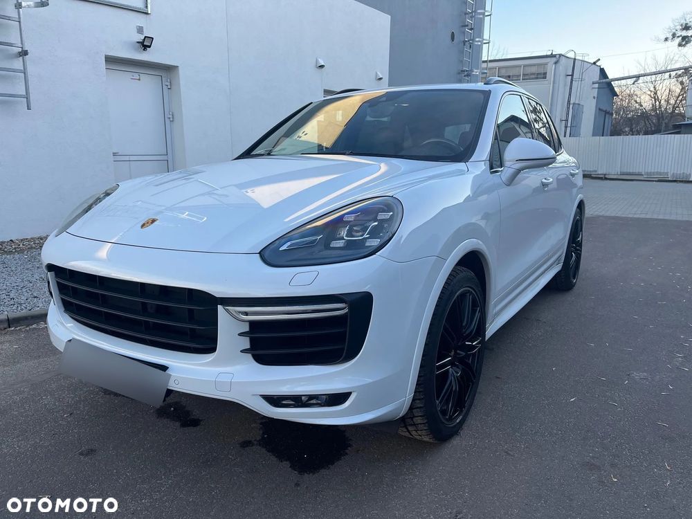 Porsche Cayenne Turbo - 1
