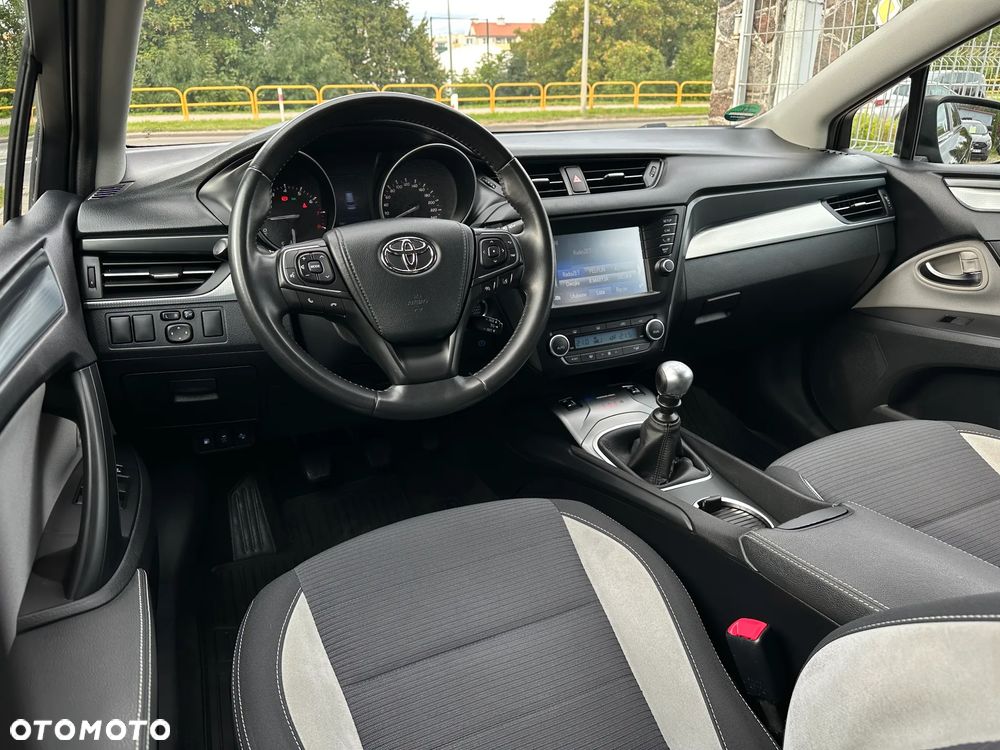 Toyota Avensis Touring Sports 1.8 Team Deutschland - 29