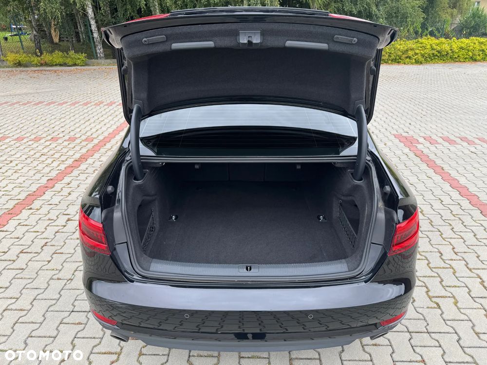 Audi A4 Limousine - 10