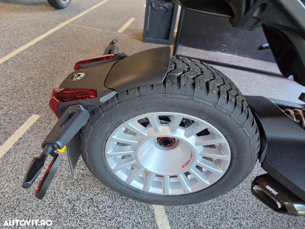 Can-Am Ryker 900 - 9