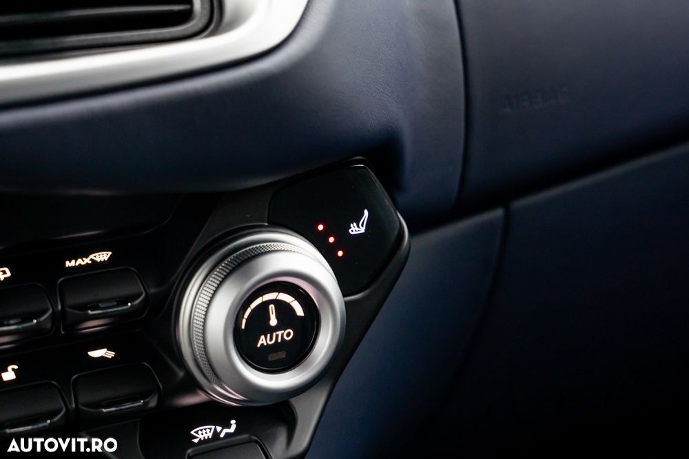 Aston Martin V8 Vantage Standard - 13