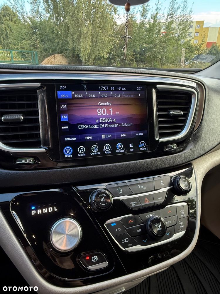 Chrysler Pacifica - 23