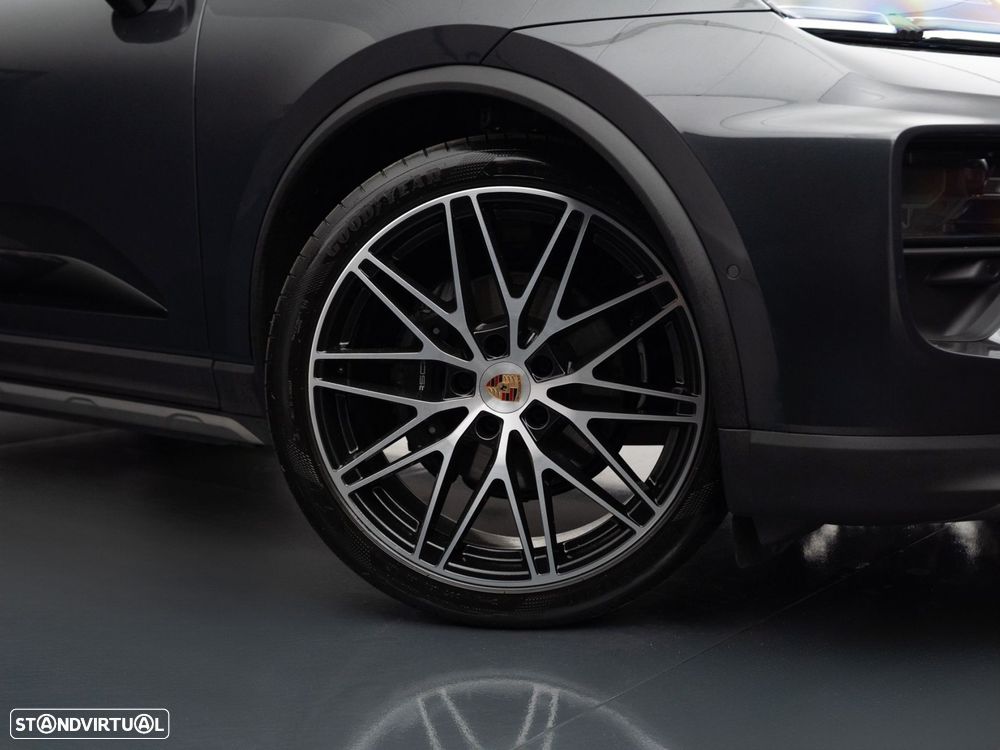 Porsche Macan Electric 4 - 9