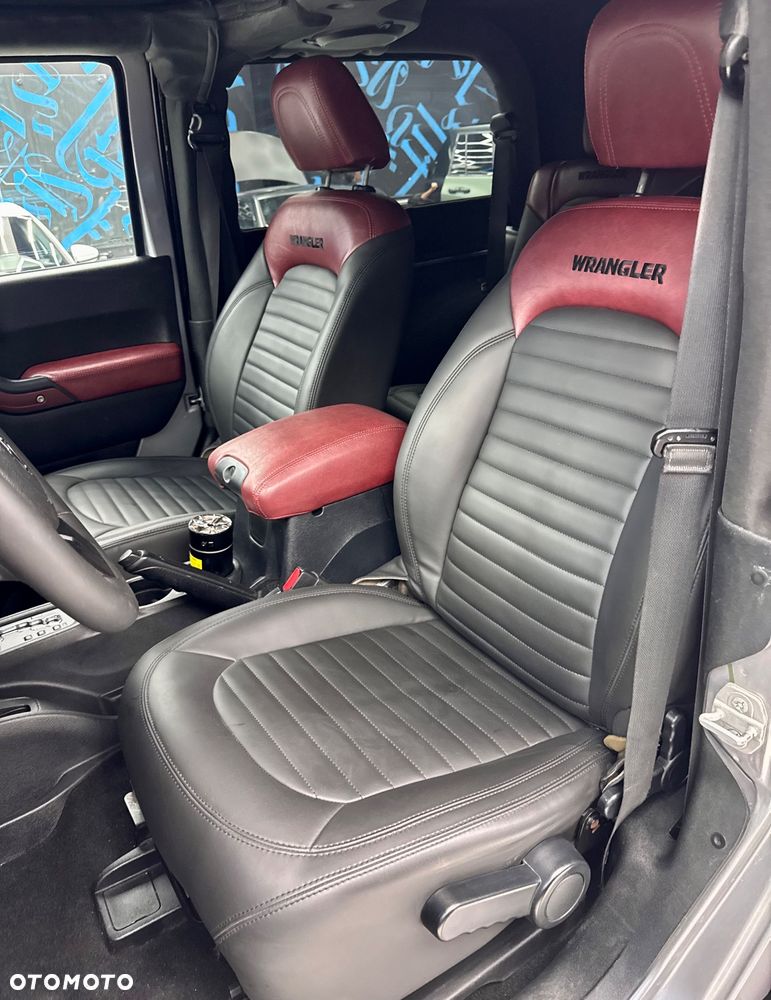 Jeep Wrangler 3.6 Night Eagle - 33
