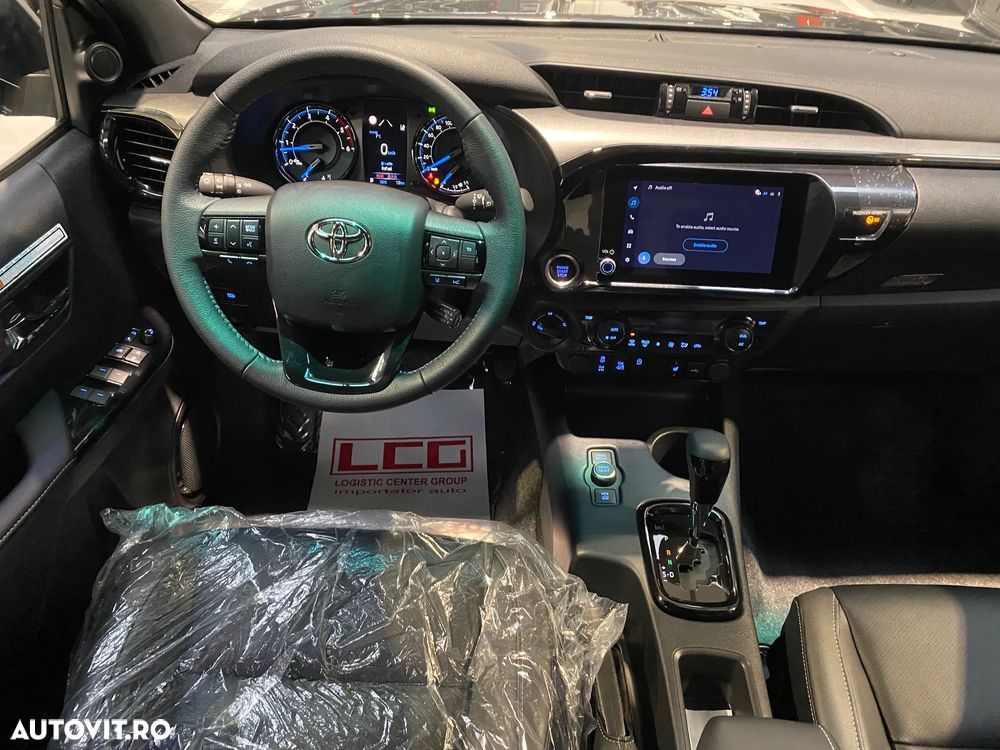 Toyota Hilux 2.8D 204CP 4x4 Double Cab AT MHEV Invincible - 12
