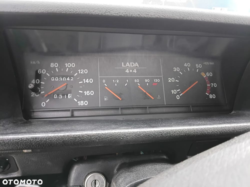 Lada Niva 1.7i - 17