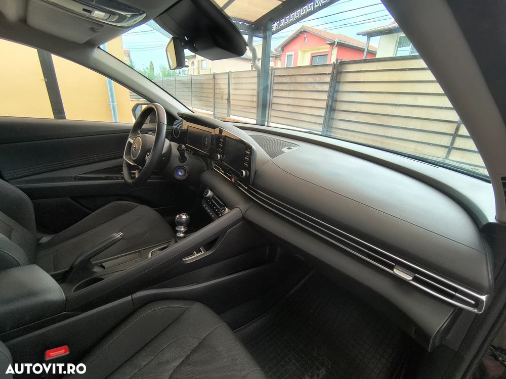 Hyundai Elantra 1.6 l 123 CP 6MT Highway - 19