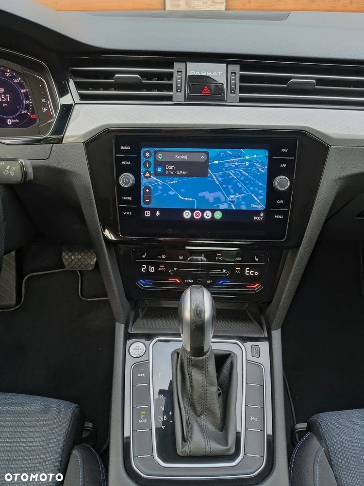 Volkswagen Passat - 16