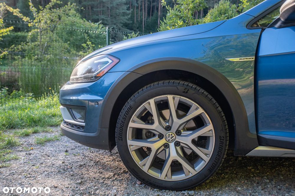Volkswagen Golf - 24